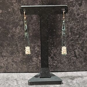 Tell Your Tale Beautiful Dangle Earrimgs